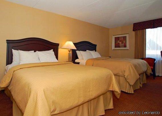 Clarion Conference Center On Erie 2*